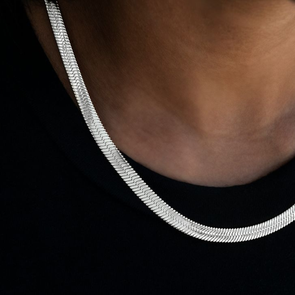 Collier à chevrons en or blanc